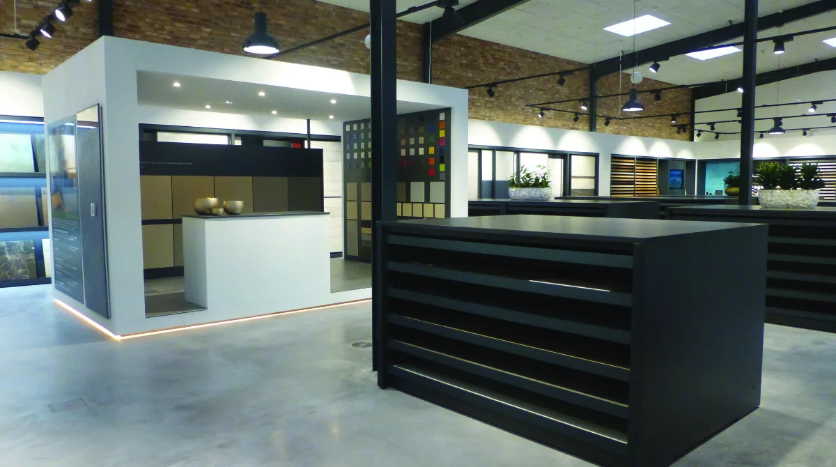 Ausstellung moderne Bodenschränke